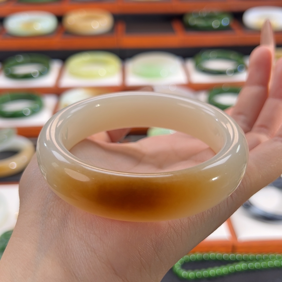 和田玉（糖玉）手镯未镶嵌