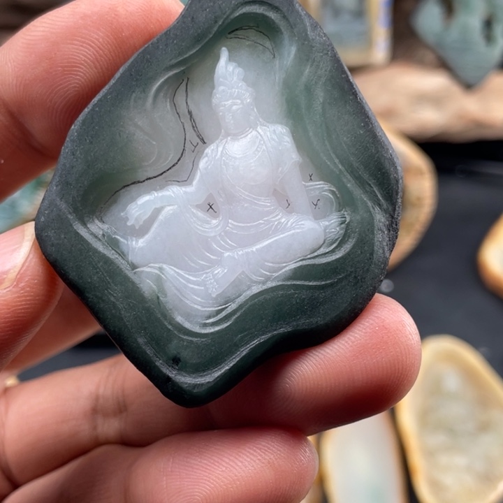 路***乙翡翠未镶嵌颈饰翡翠挂件