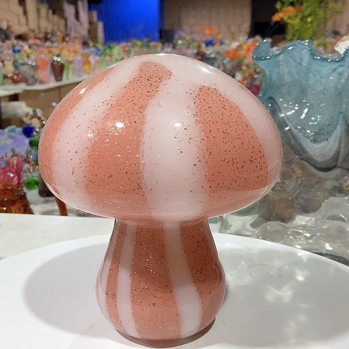 琉璃高18厘米蘑菇花器