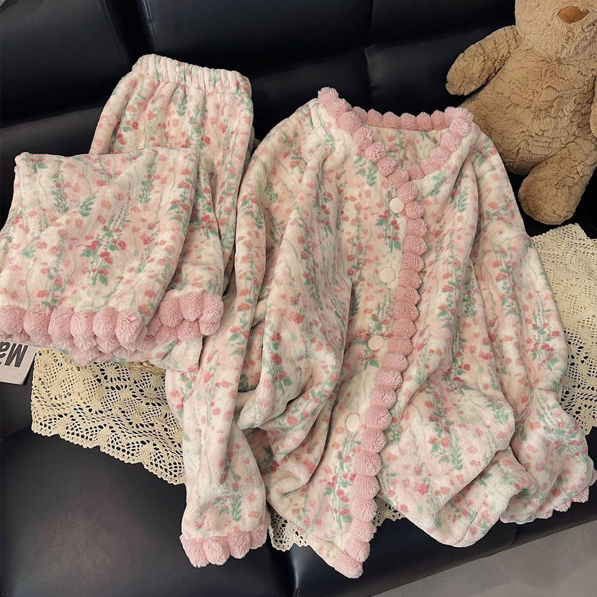 复古花朵珊瑚绒睡衣女秋冬季加绒加厚甜美法兰绒家居服套装显瘦