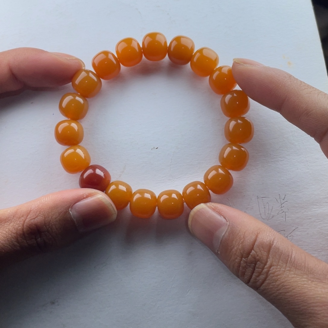 牧***戟石英质玉（缅黄）未镶嵌项链