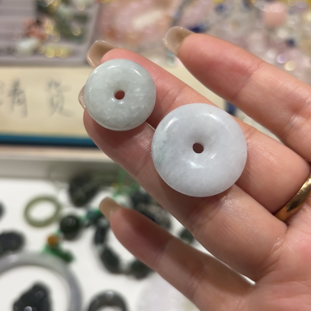 翡翠未镶嵌颈饰38595