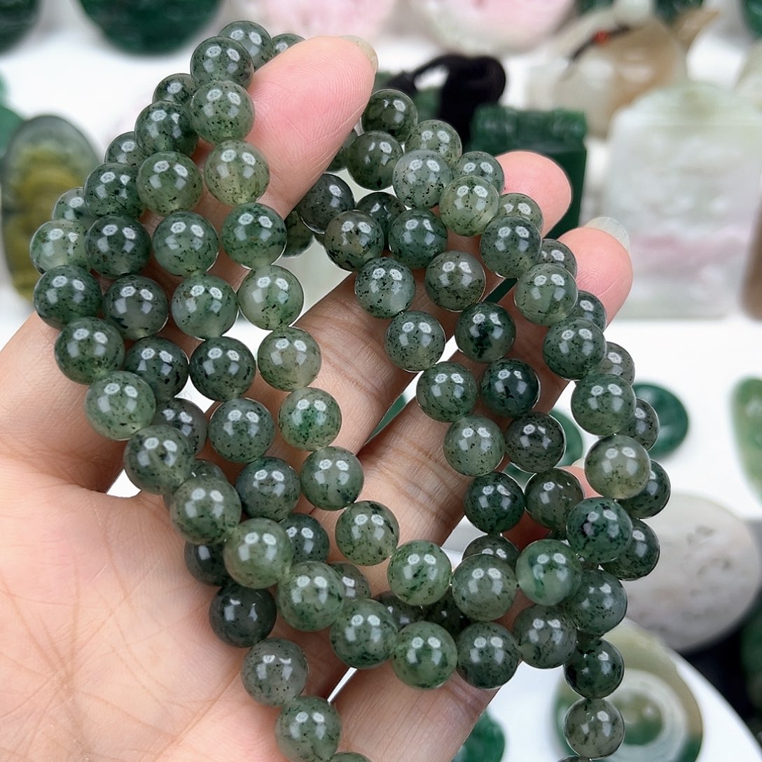 独山玉未镶嵌颈饰