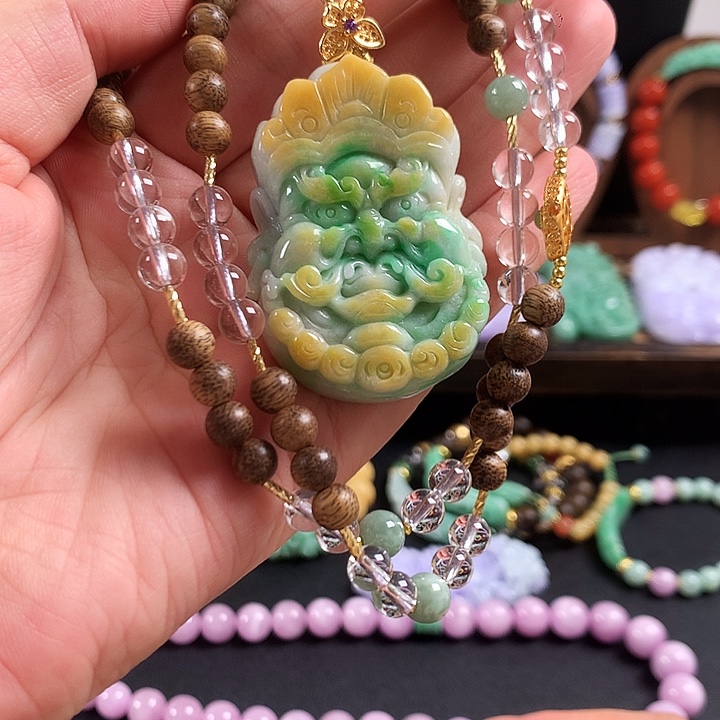 翡翠未镶嵌颈饰吊坠