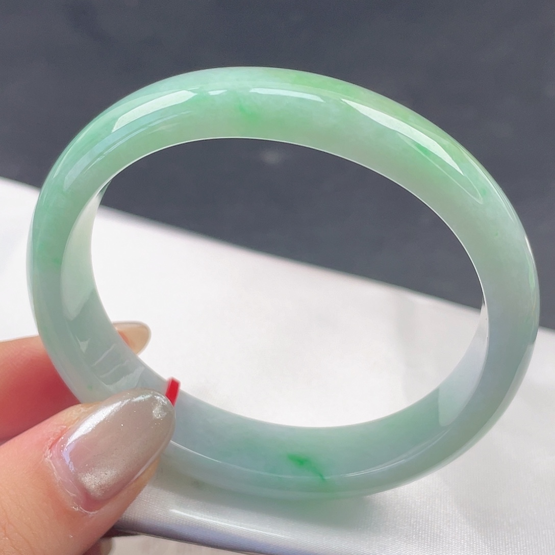 翡翠未镶嵌手镯57贵妃