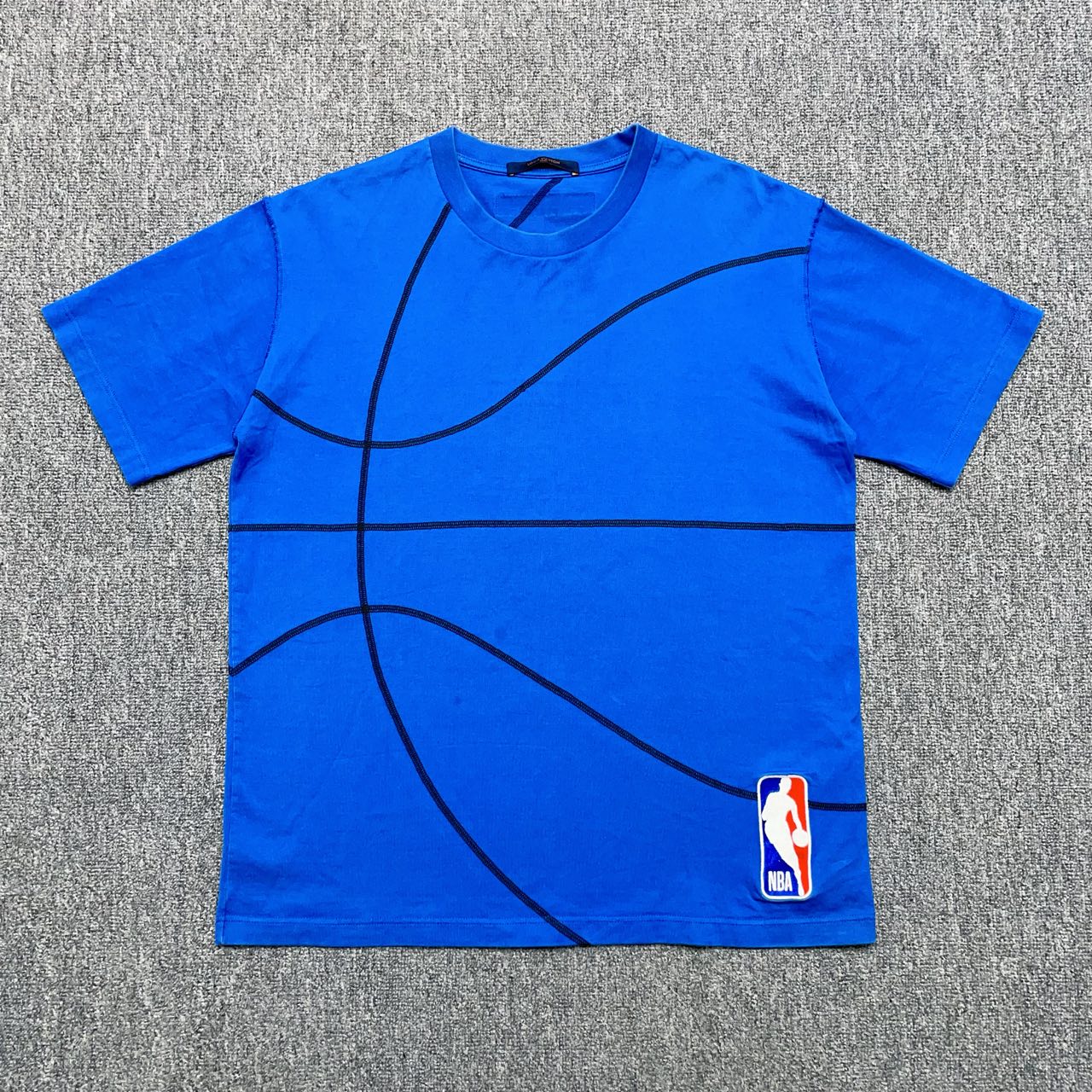 99新 LouisVuitton/路易威登 A0201/NBA联名刺绣短袖/XL码