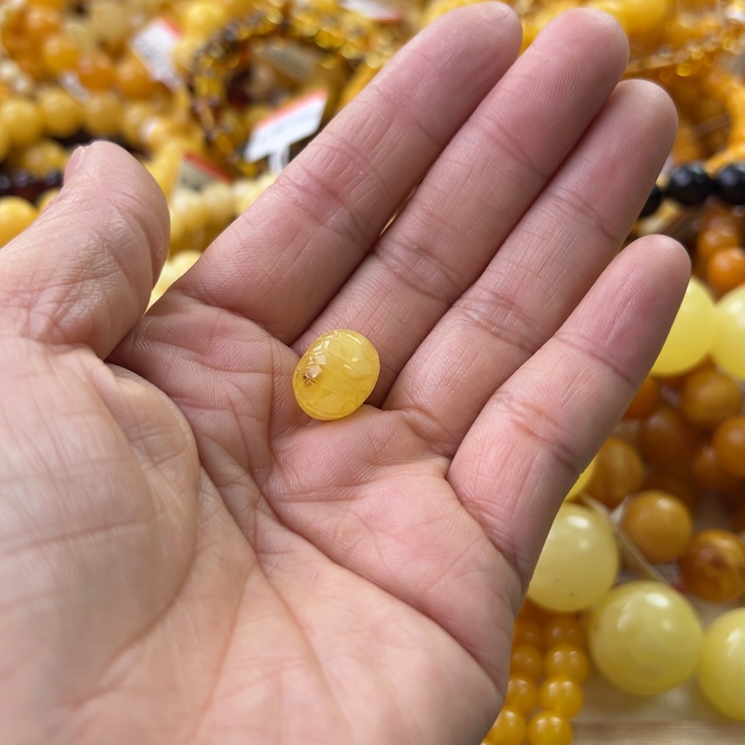 琥珀珠宝奇石未镶嵌