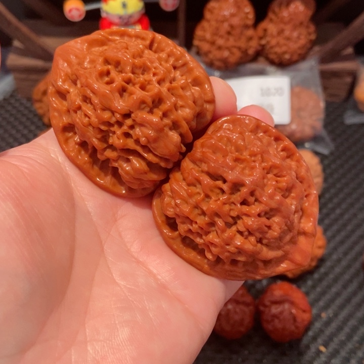 文玩核桃把件46.8尺寸大官帽886