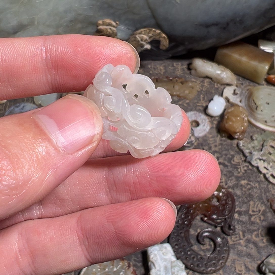 和田玉如图未镶嵌雨**步