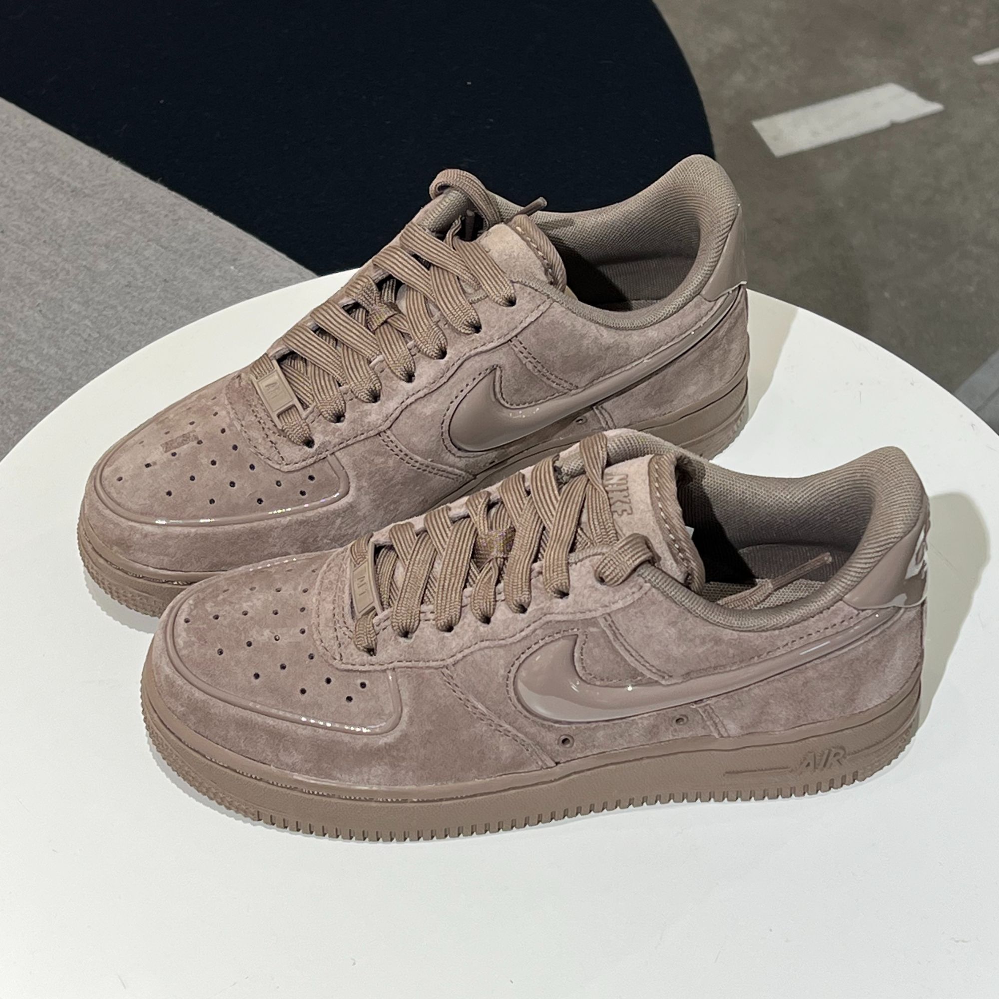NIKE/耐克摩卡棕AIR FORCE 1 空军一号 休闲百搭板鞋HV4406-200