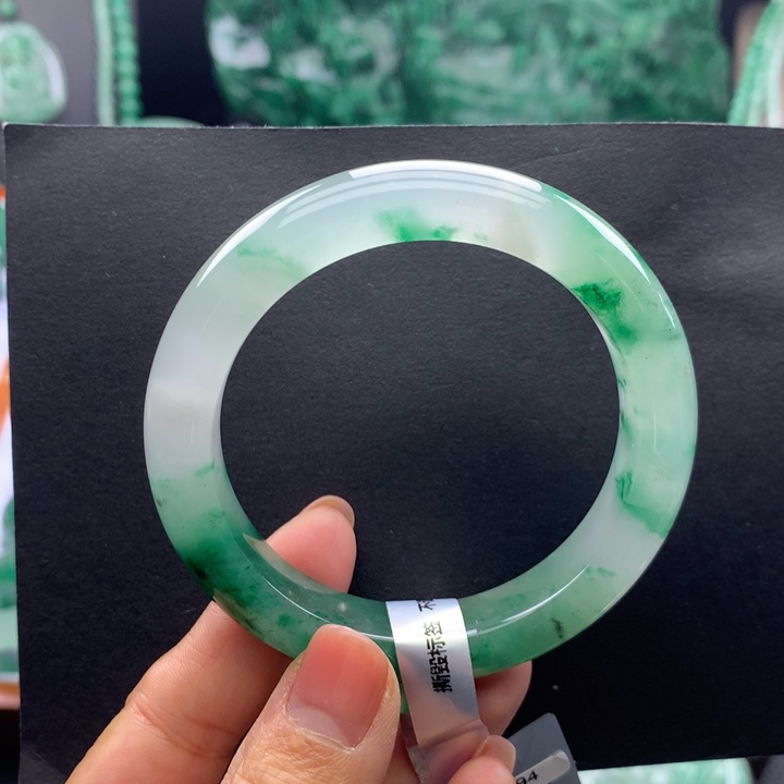 石英质玉未镶嵌手镯