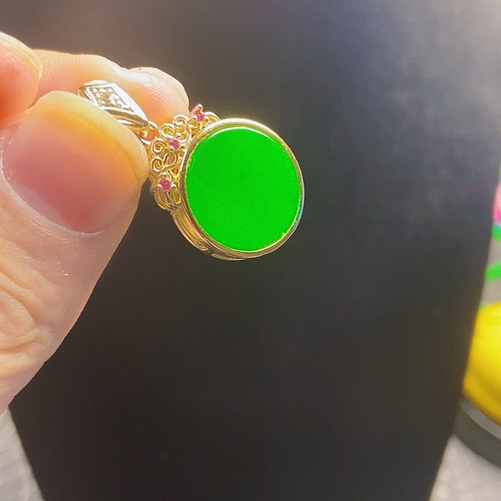 翡翠14K金镶嵌颈饰