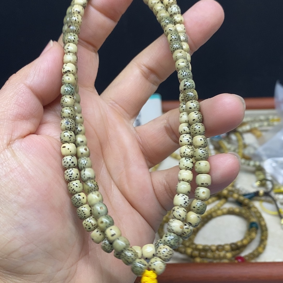 手串星月菩提65石玉料通体留白带月108