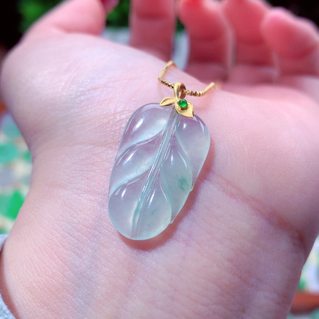 翡翠吊坠(不含链)18K金镶嵌