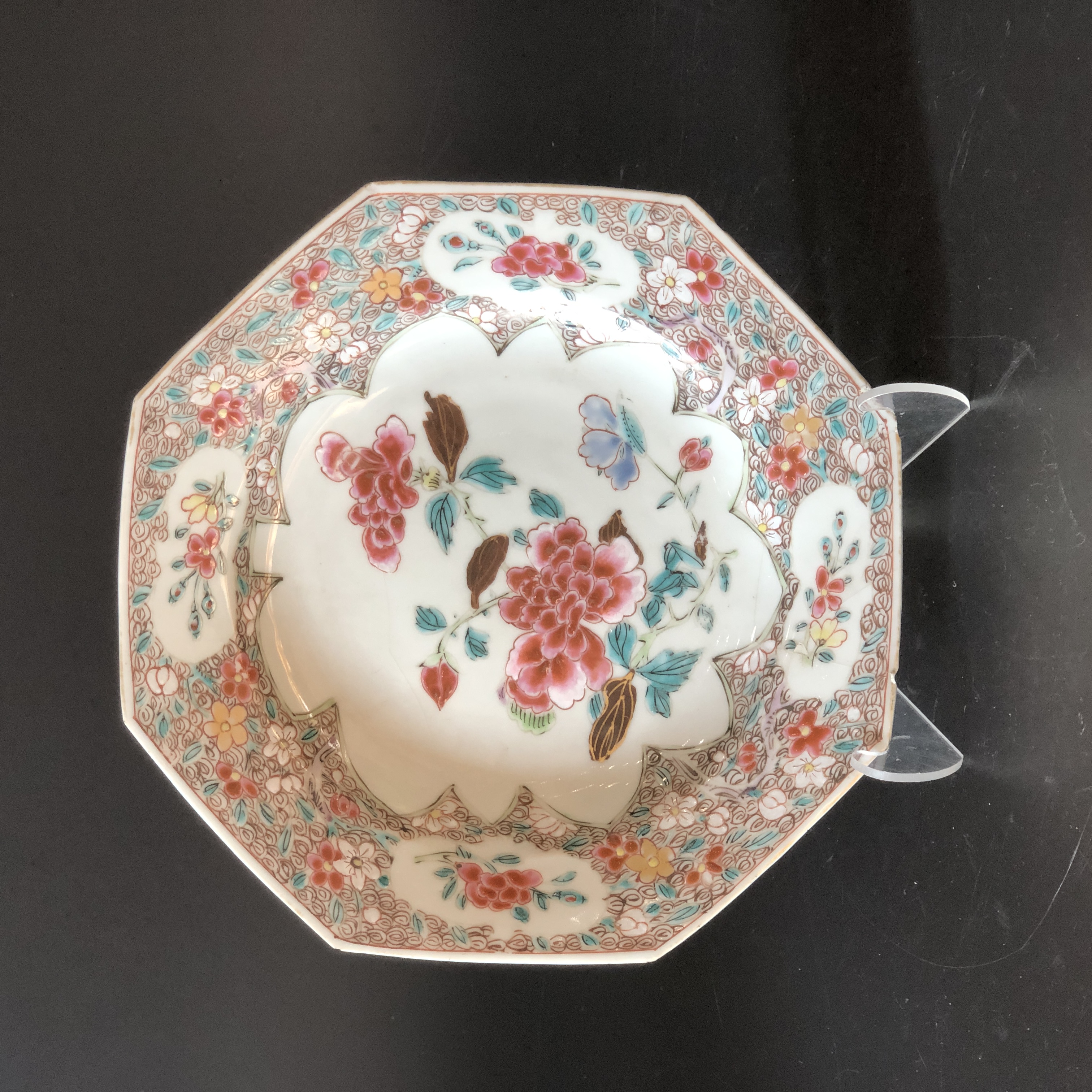 A01722-0012清早期粉彩赏盘 直径22.3cm