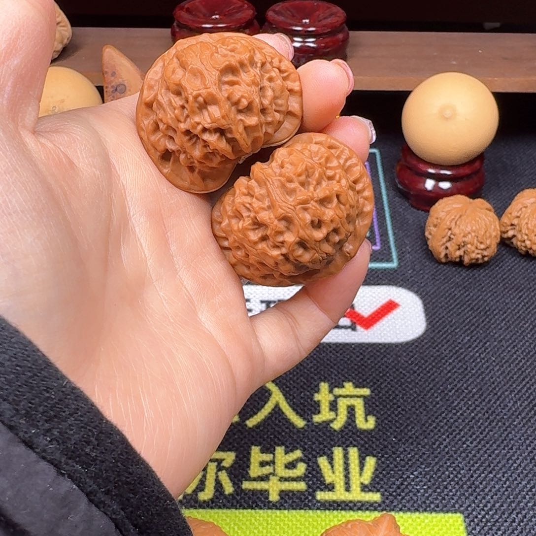 文玩核桃吊坠41宫灯