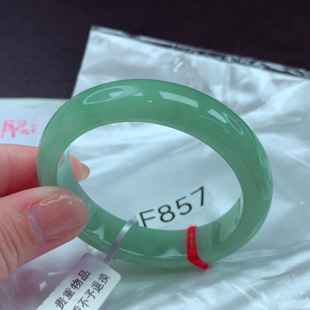 翡翠手镯未镶嵌手镯88