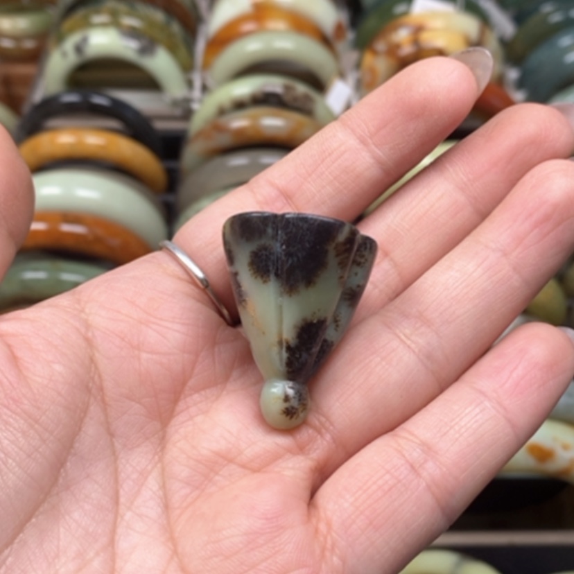 【闪购商品】蛇纹石玉手镯未镶嵌