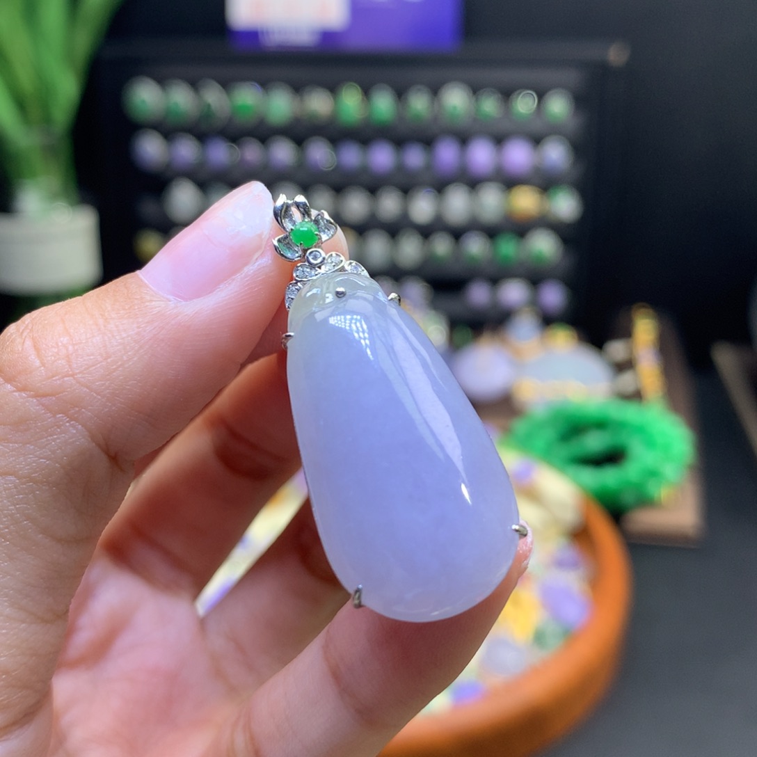翡翠18K金镶嵌颈饰