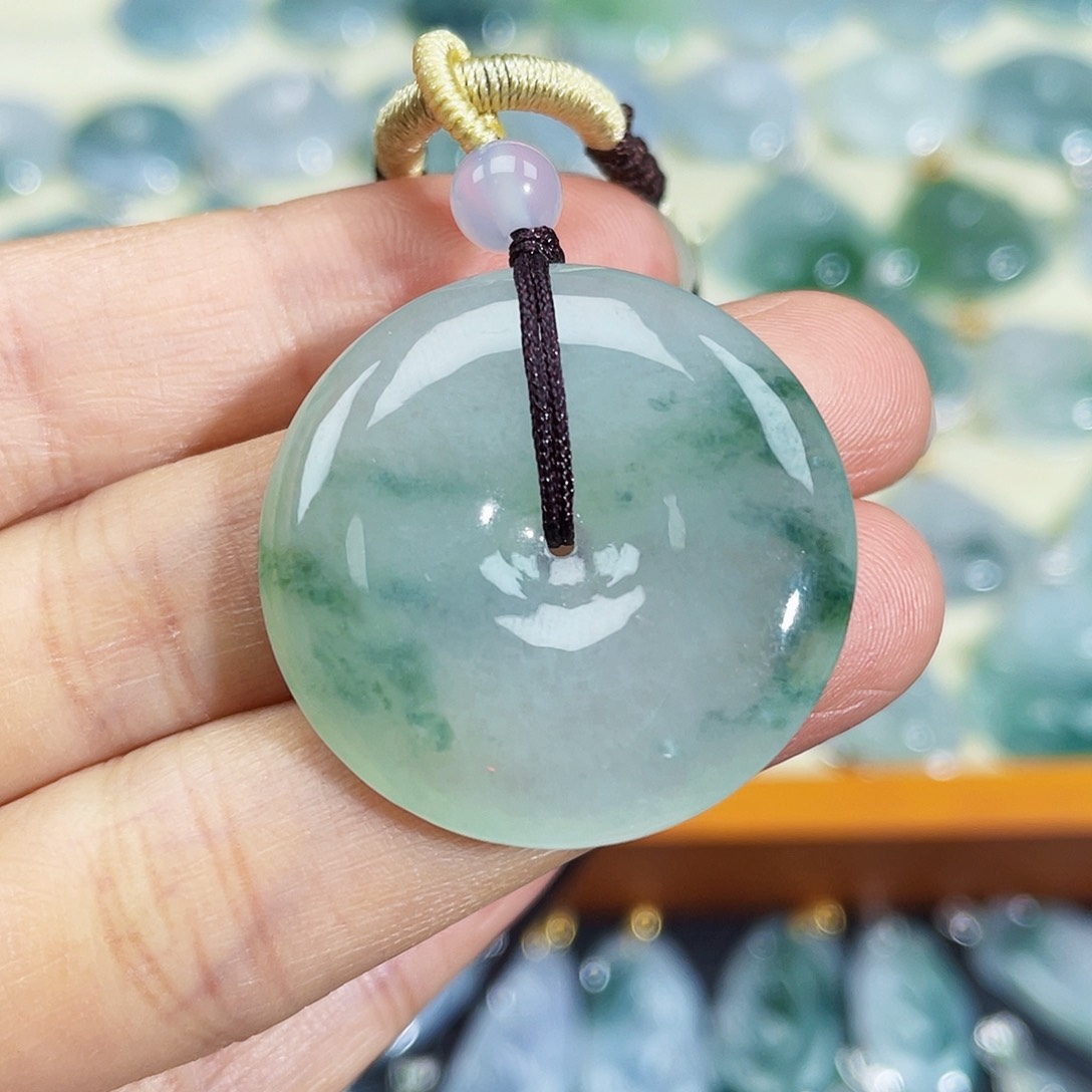 翡翠颈饰未镶嵌吊坠