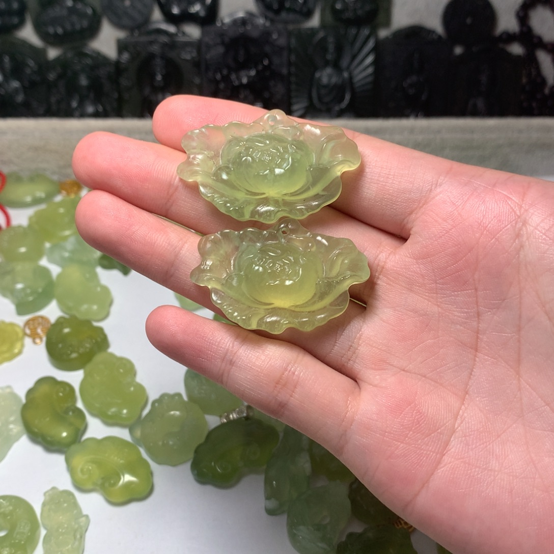 合金蛇纹石玉颈饰