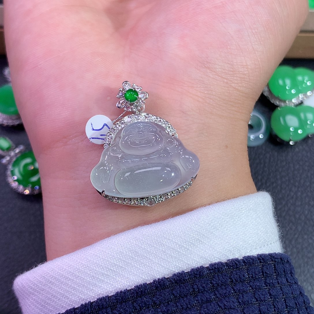 翡翠吊坠(赠链)18K金镶嵌