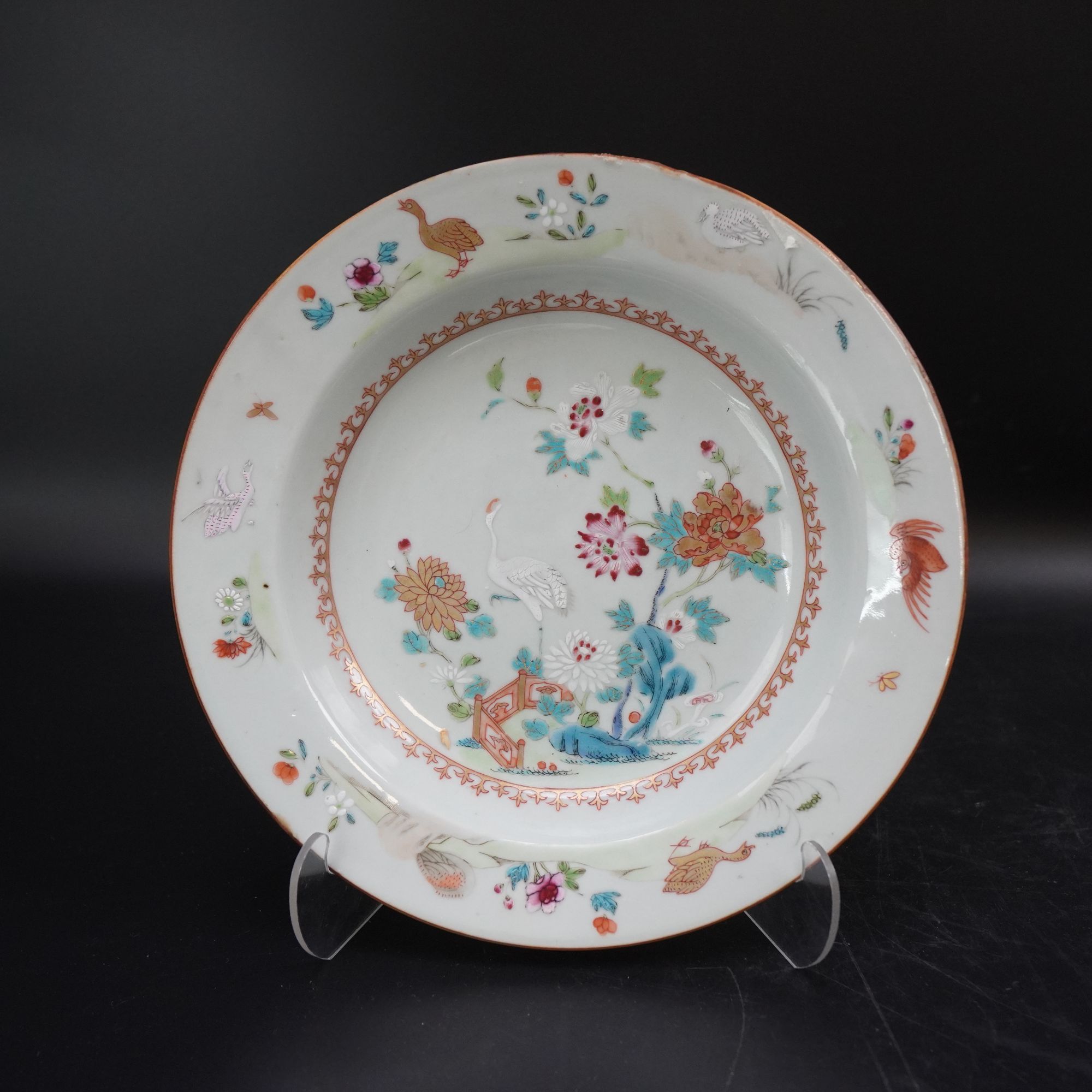 Lot.25070111-1清乾隆粉彩描金花鸟纹深腹赏盘 直径：约22.7cm