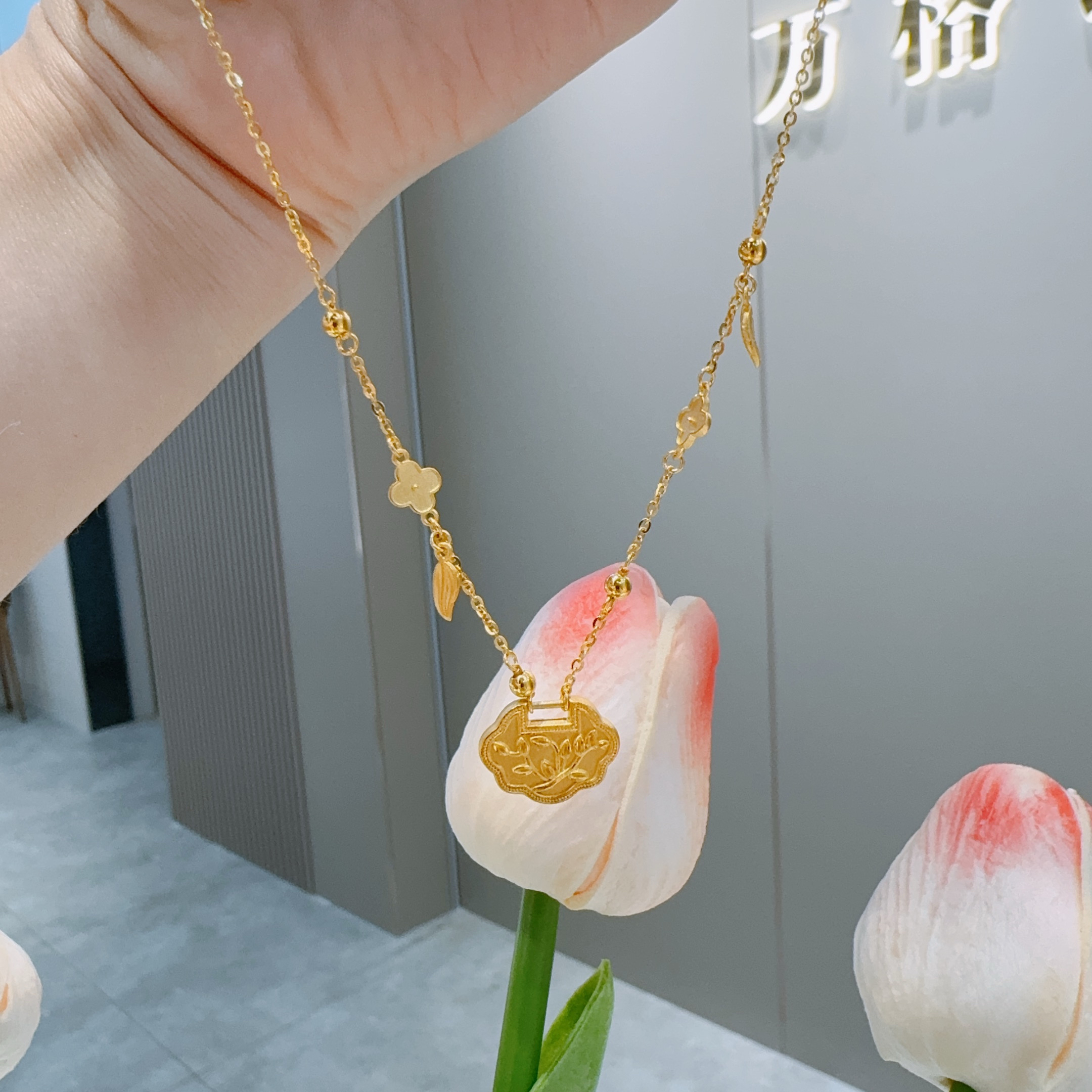 5G古法足金梅花锁项链00758