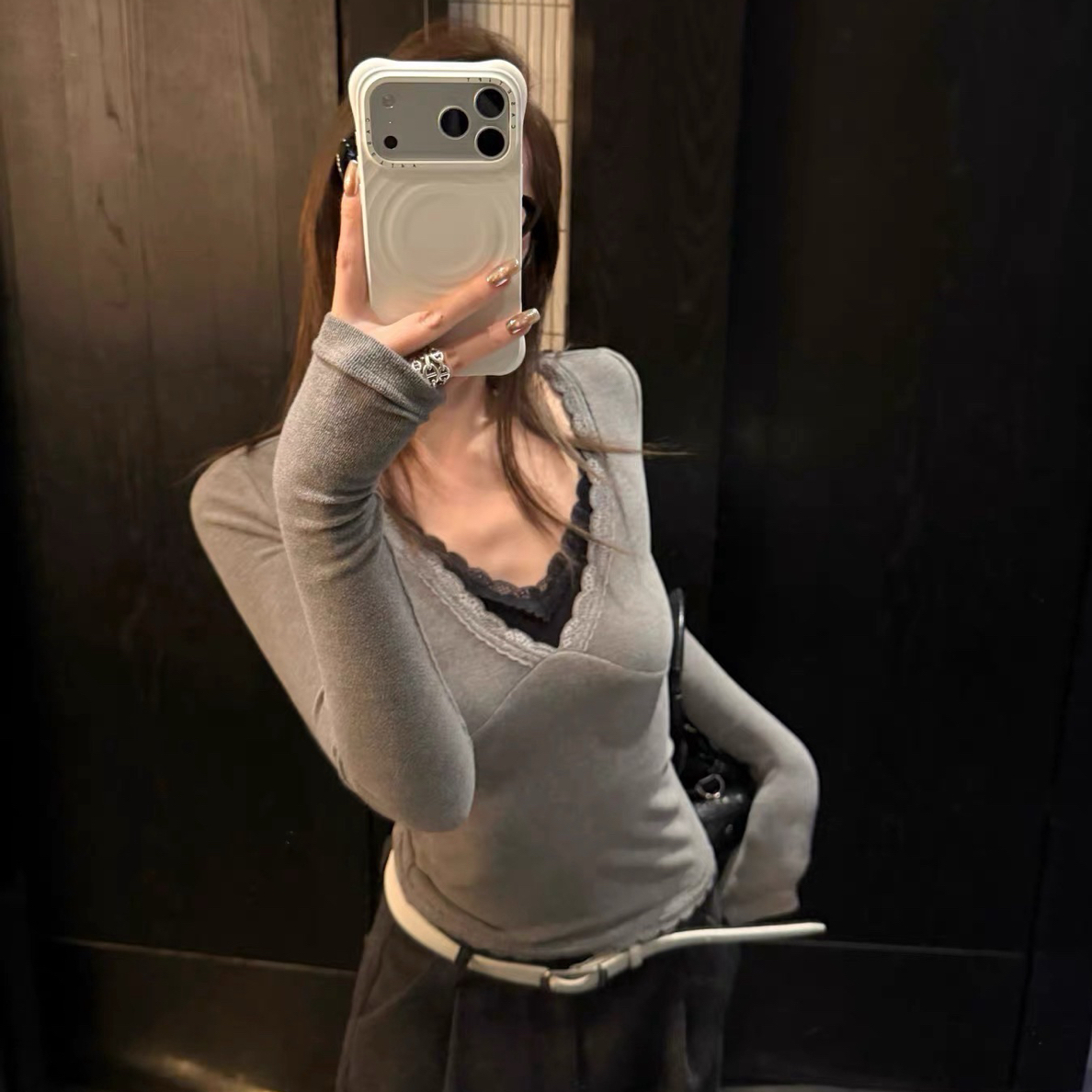 蕾丝v领假两件打底衫女修身显瘦长袖套头T恤