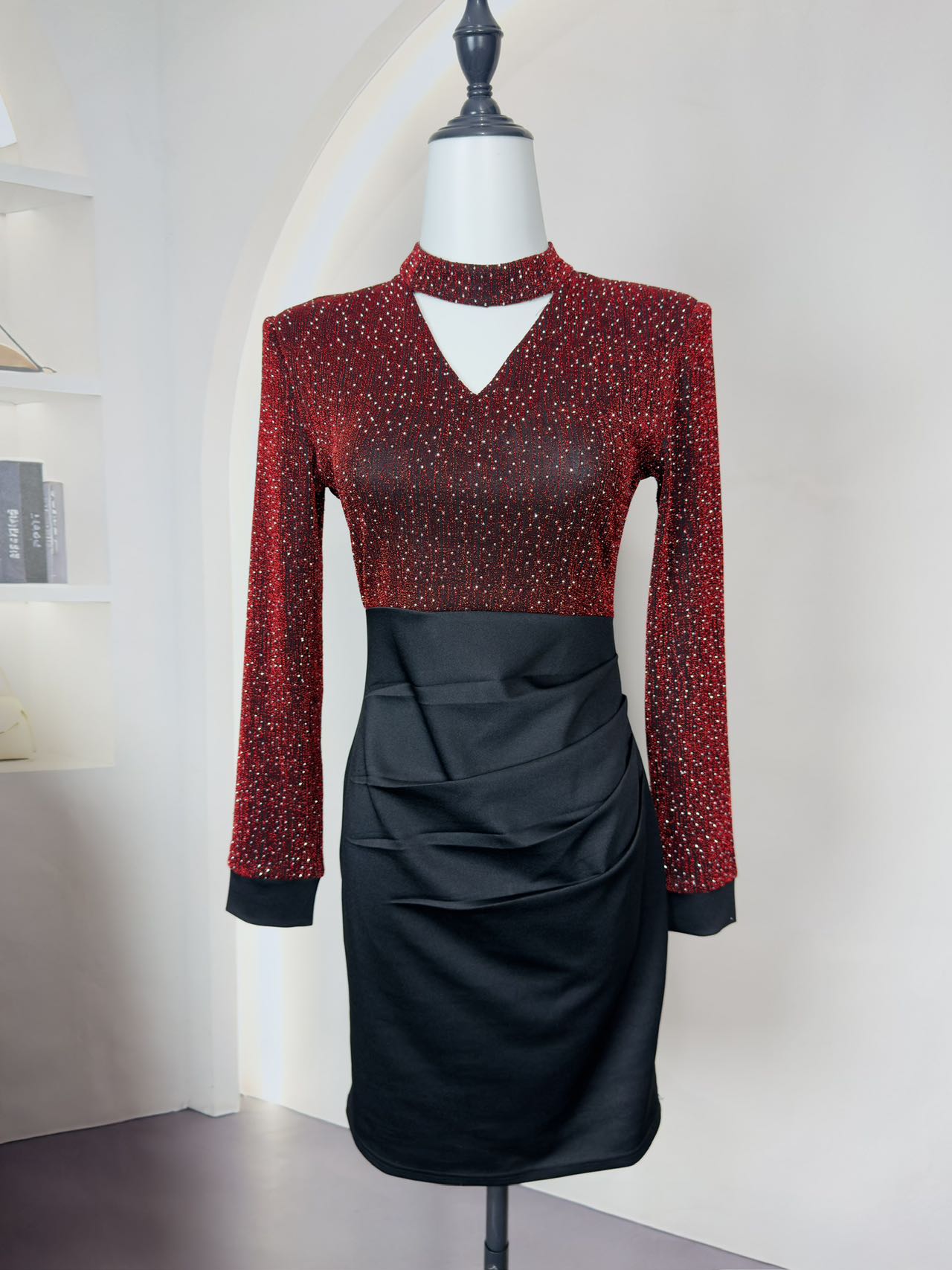 高级感V领长袖连衣裙修身显瘦不规则05