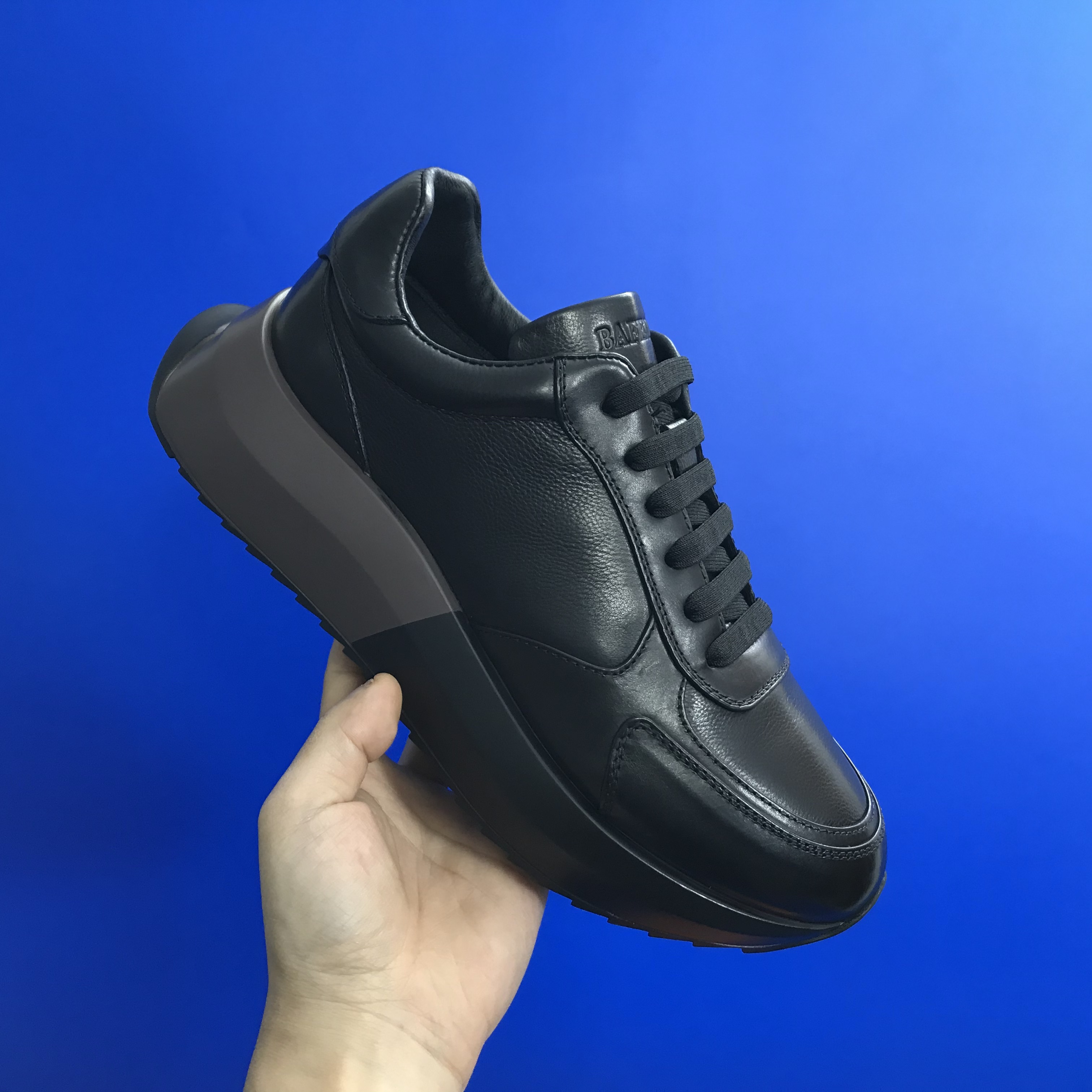 2025新款男士皮鞋春季休闲皮鞋轻便百搭时尚男鞋透气潮流男鞋