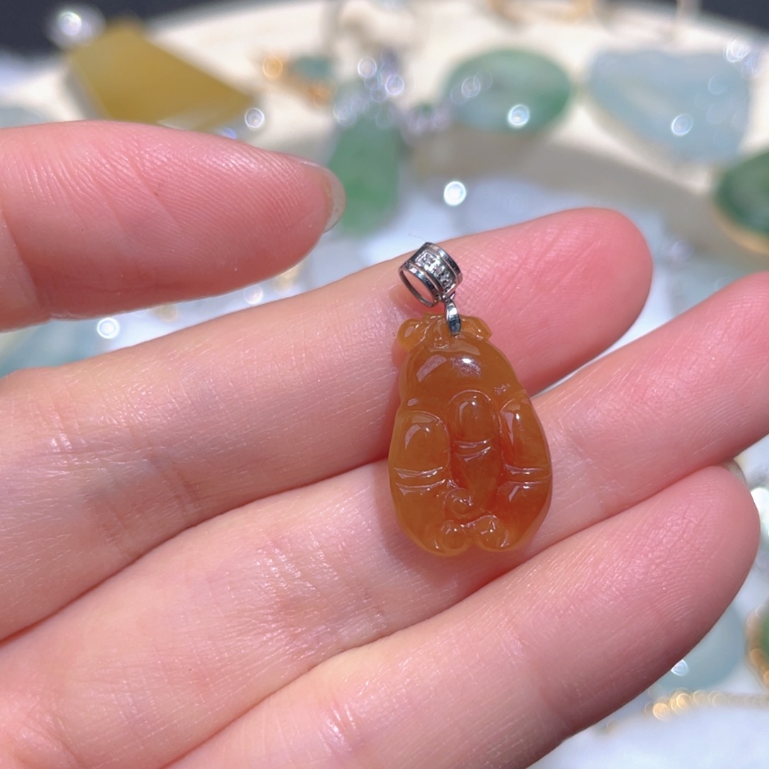 翡翠颈饰18K金镶嵌翡翠