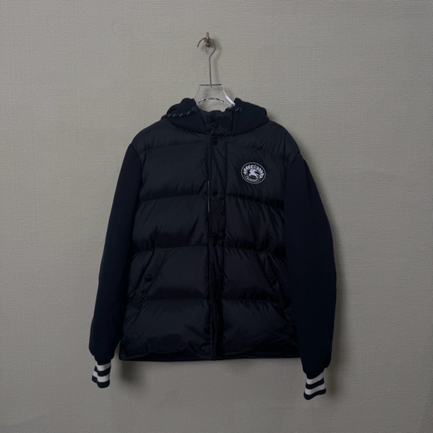 99新 BURBERRY/博柏利 纯色拼接连帽羽绒服/50码