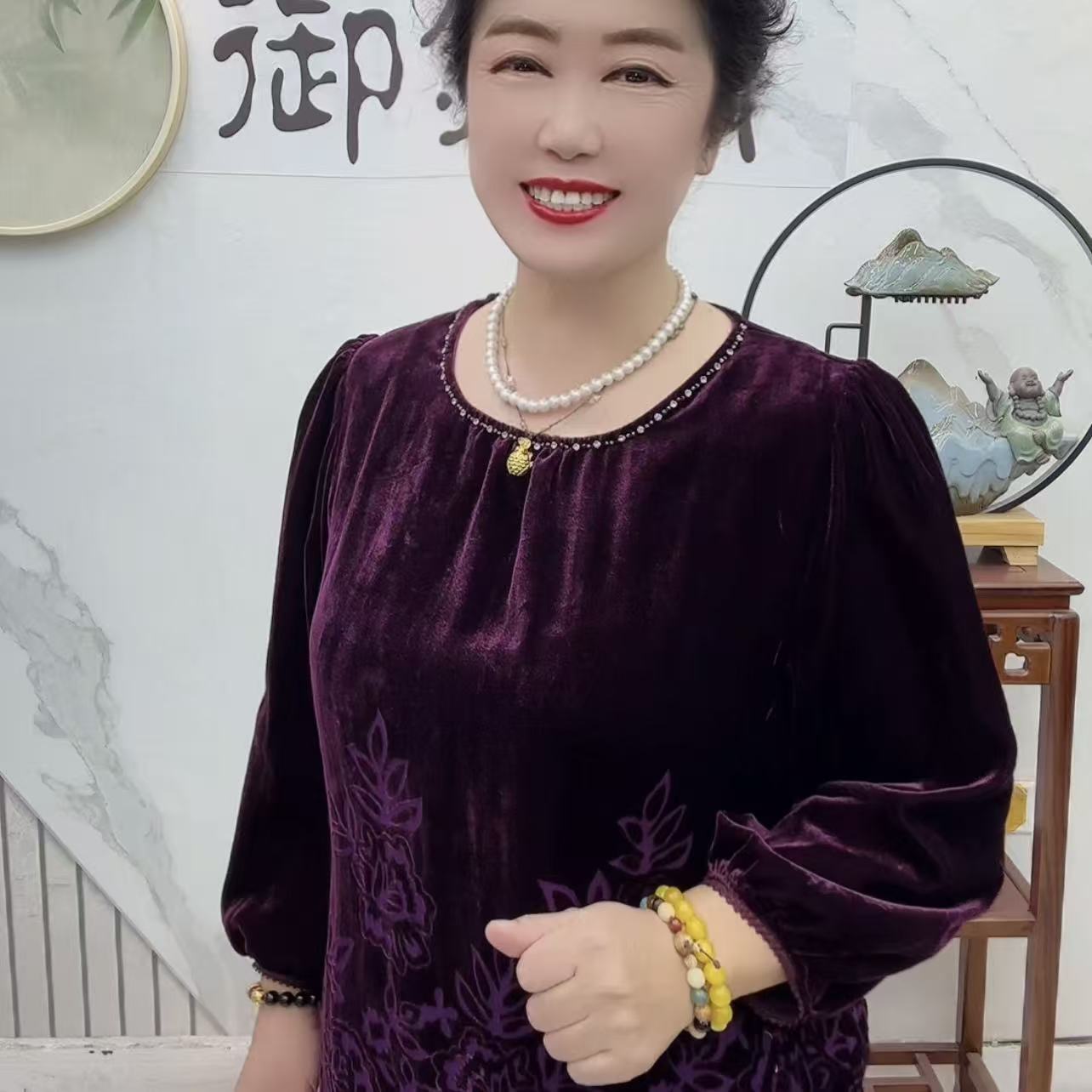 新版前后定位丝绒烧花太太衫中老年妈妈装气质显瘦长袖长款