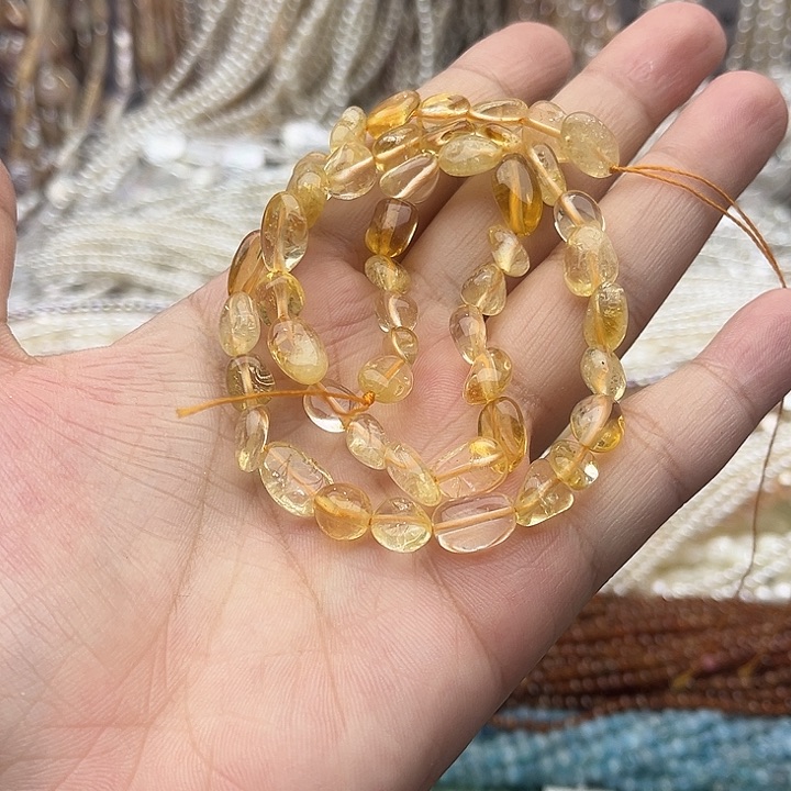 未镶嵌玛瑙/玉髓珠宝半成品一条黄水晶随型