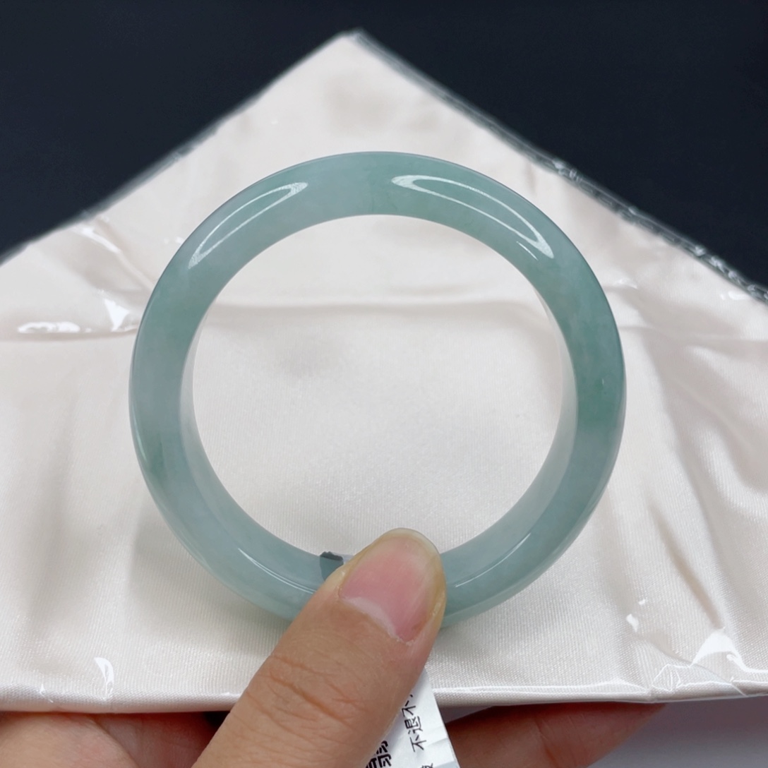 翡翠未镶嵌手镯A货冰川蓝