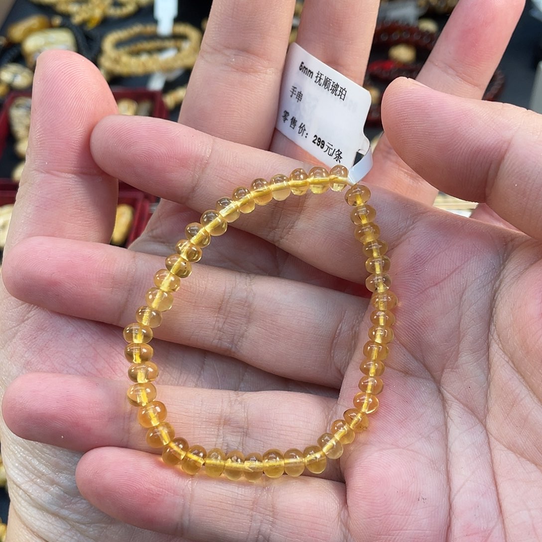 琥珀未镶嵌裸石5mm