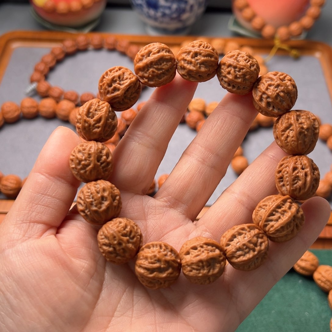 文玩核桃吊坠野生小核桃