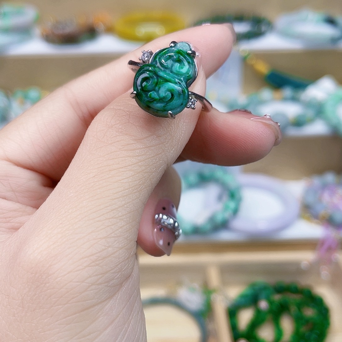 翡翠未镶嵌手链戒指