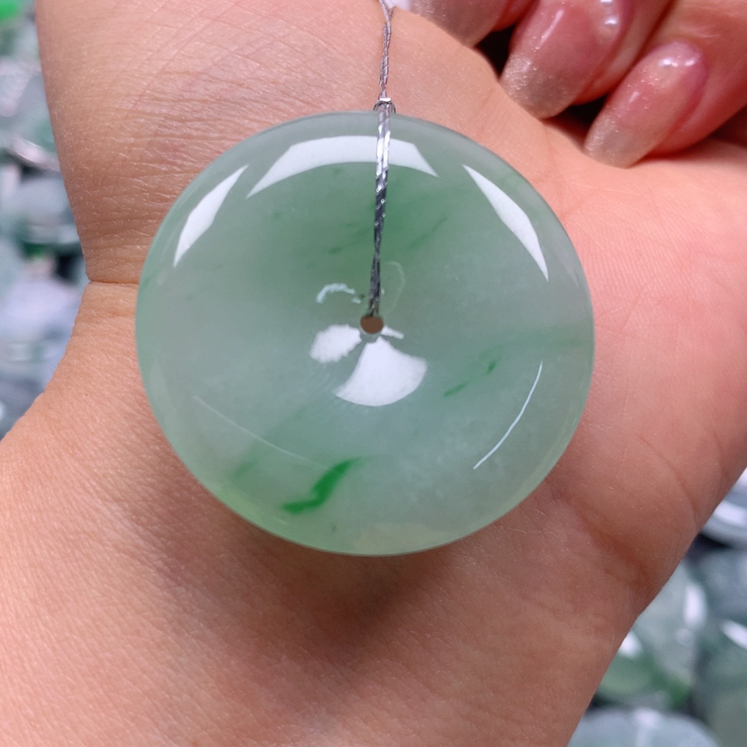 翡翠颈饰未镶嵌天然翡翠