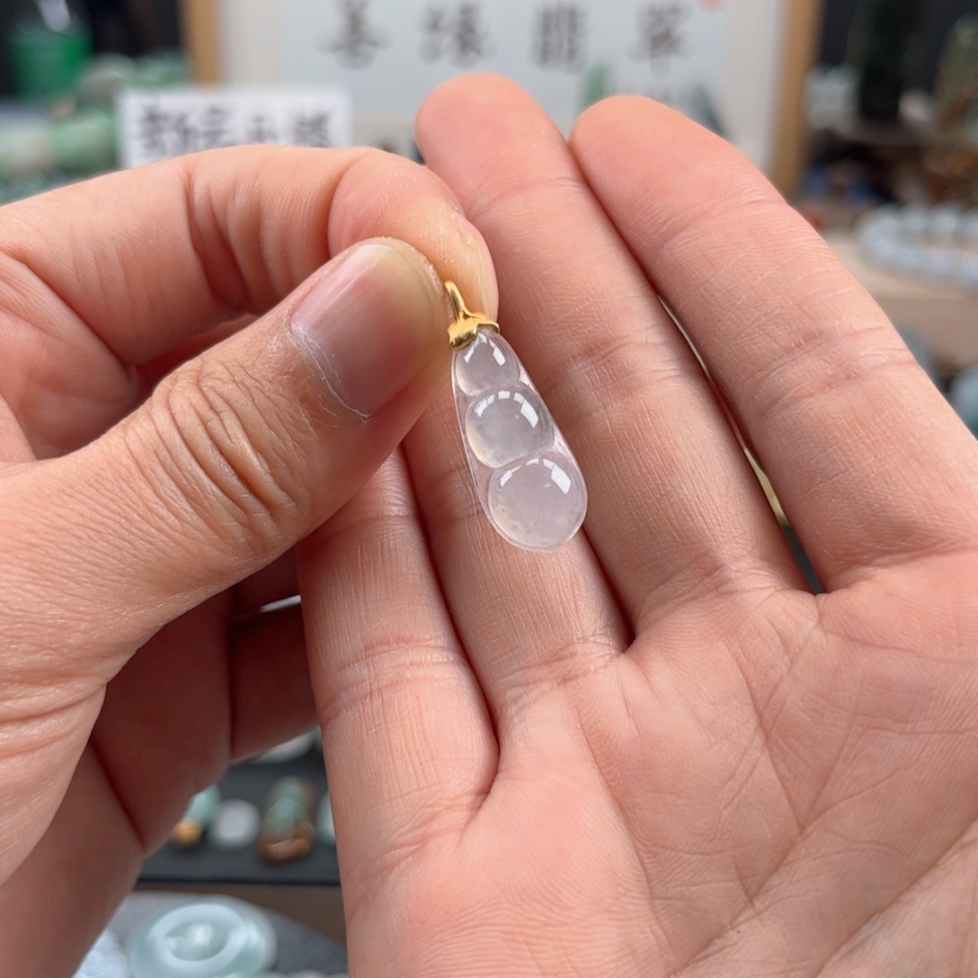 翡翠颈饰18K金镶嵌福豆