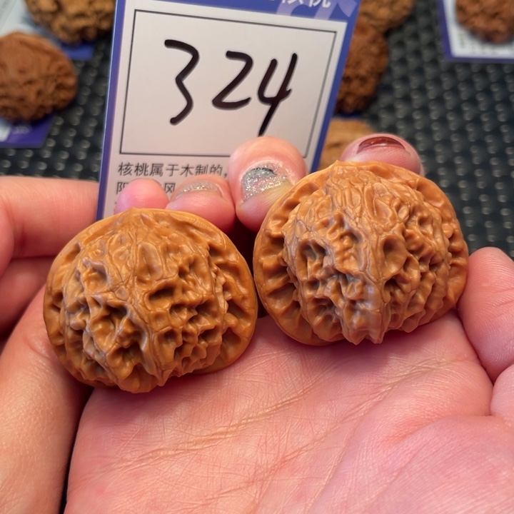 桃核把件40宫灯324。。。