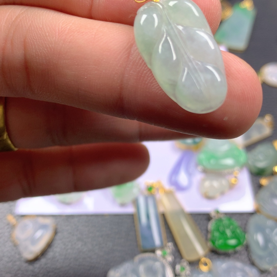 【闪购商品】翡翠颈饰18K金镶嵌翡翠