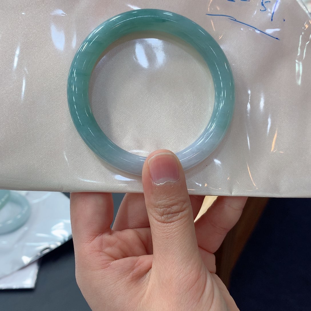 翡翠手镯未镶嵌买断