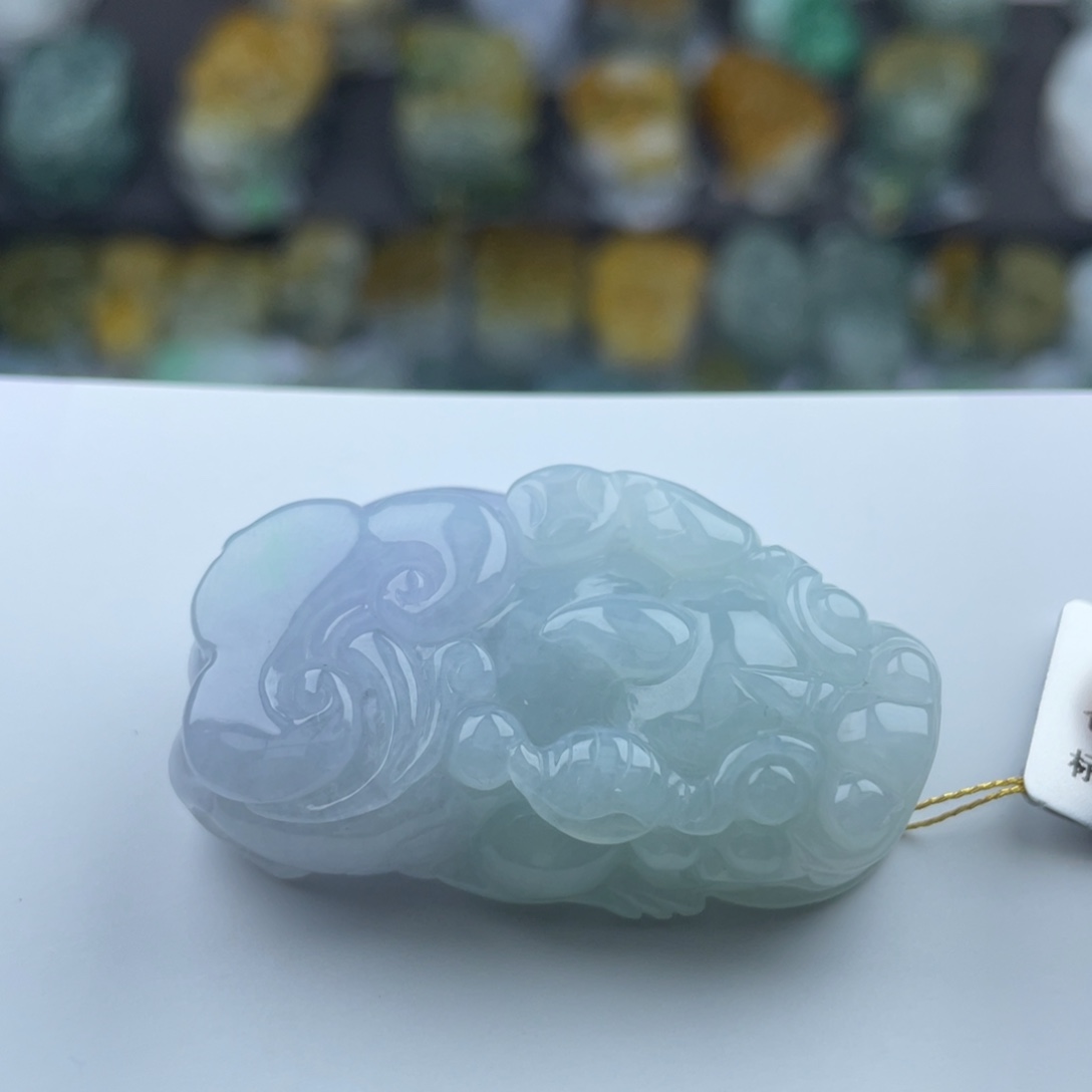 翡翠未镶嵌颈饰貔貅