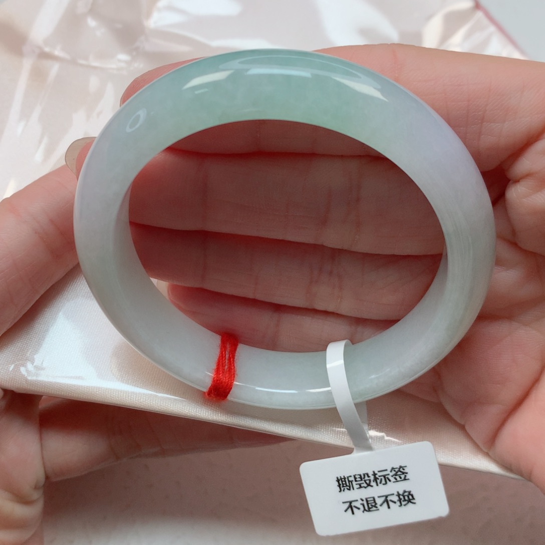 翡翠手镯未镶嵌52.7圈 淡晴底