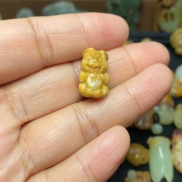 时***越岫岩河磨玉（透闪石质玉）未镶嵌颈饰