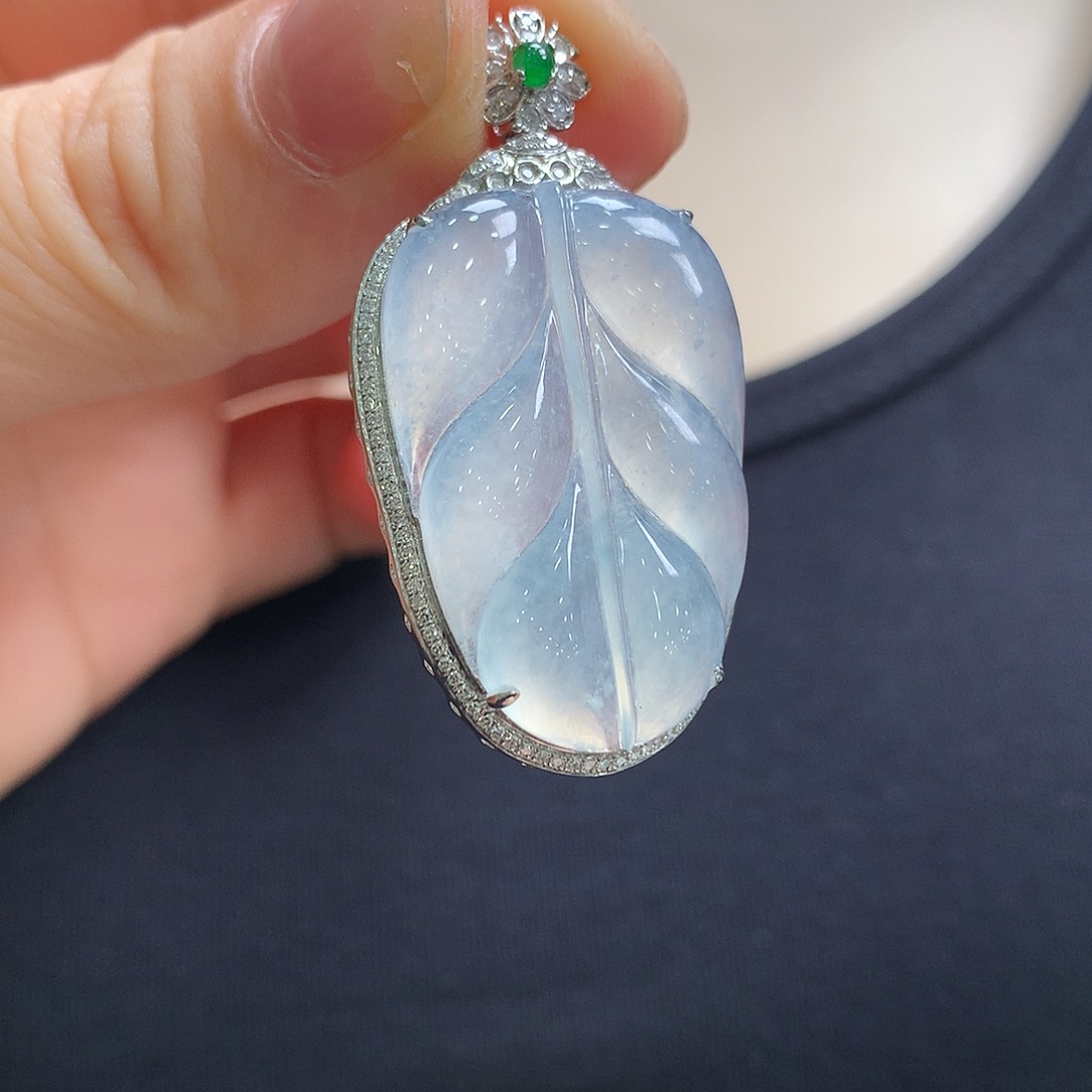 翡翠18K金镶嵌颈饰叶子