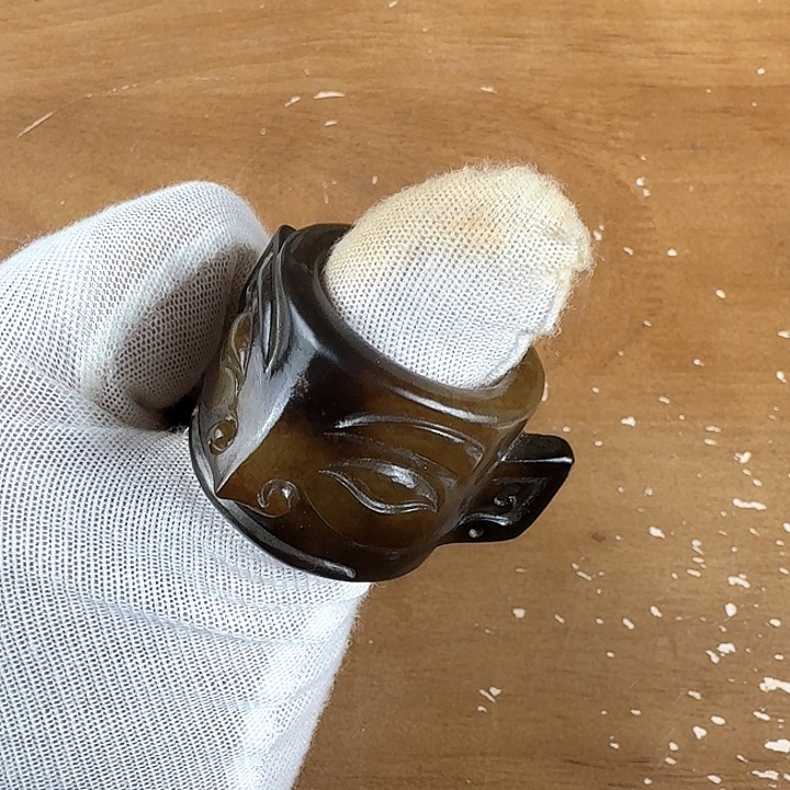 和田玉未镶嵌挂件山