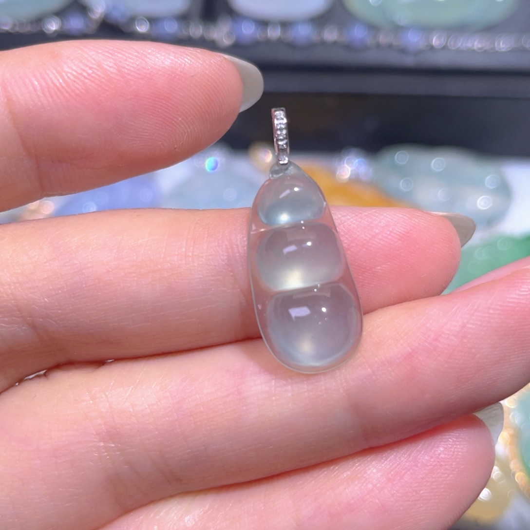 颈饰18K金镶嵌翡翠翡翠